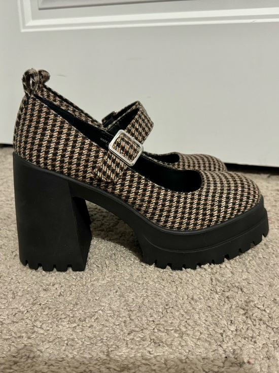 Steve Madden Shoes - Cool Steve Madden size 6.5 brown plaid platform Mary Jane shoes Orsen new